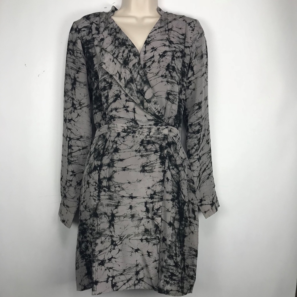 FUNKTIONAL Wrap dress size 6 Silky